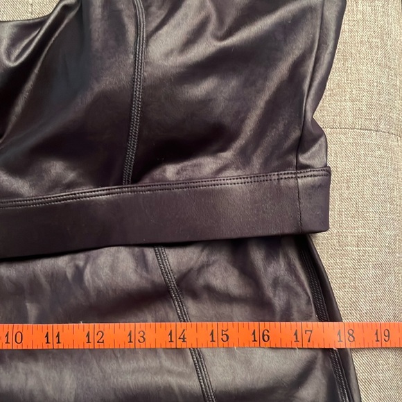 New Fabletics Motion365+ Shine Jumpsuit Black Size XXL/1X Faux Leather Catsuit - Picture 9 of 16